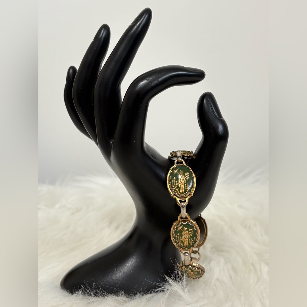 Vintage Elegant Green and Gold Oriental design Bracelet - Picture 2 of 6